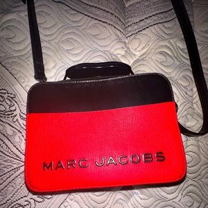 Authentic comes in original white Marc Jacobs bag for protection.